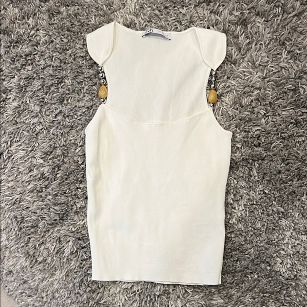 Elegant White Sleeveless Top